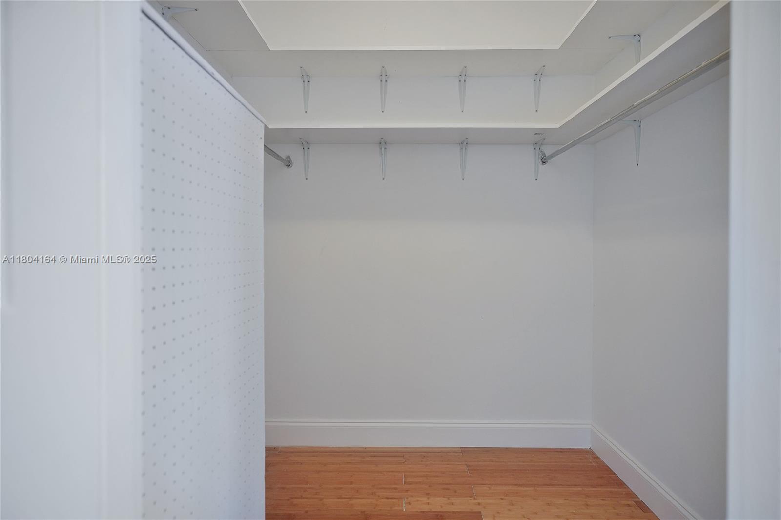 LONDON TOWERS - Residential Lease