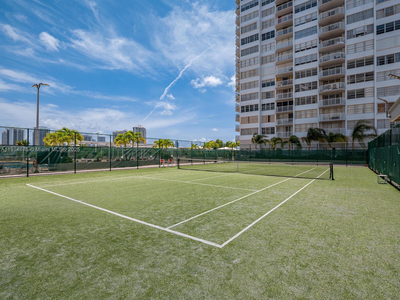 DEL PRADO - Residential