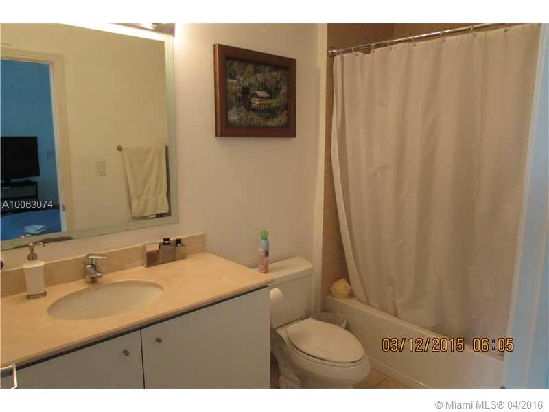 THE PERFECT BALANCE OF CONVENIENCE, URBAN LIFESTYLE, SECURITY AND COMFORT IN THE EXCLUSIVE AREA OF DOWNTOWN DADELAND. STYLISH LOFT FEATURING BATHS, 12 FOOT CEILINGS, FLOOR TO CEILINGS LAMINATED WINDOWS AND DOORS OVERLOOKING A STUNNING VIEW. A SPACIOUS WALKING CLOSET, LIVING AND DINING ROOM, EUROPEAN DESIGNED CABINETS IN THE KITCHEN, SS APPLIANCES, GRANITE TOPS, RECENTLY PAINTED AND ASSIGNED PARKING.