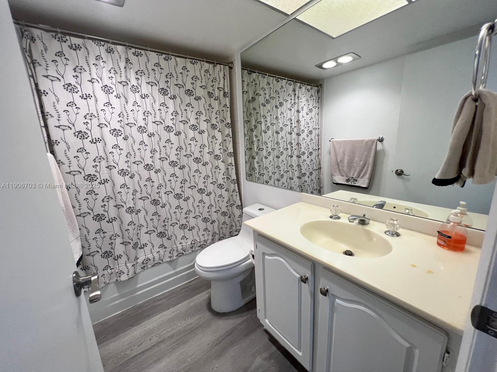 BAHAMA VILLAGE CONDO - Residential Lease