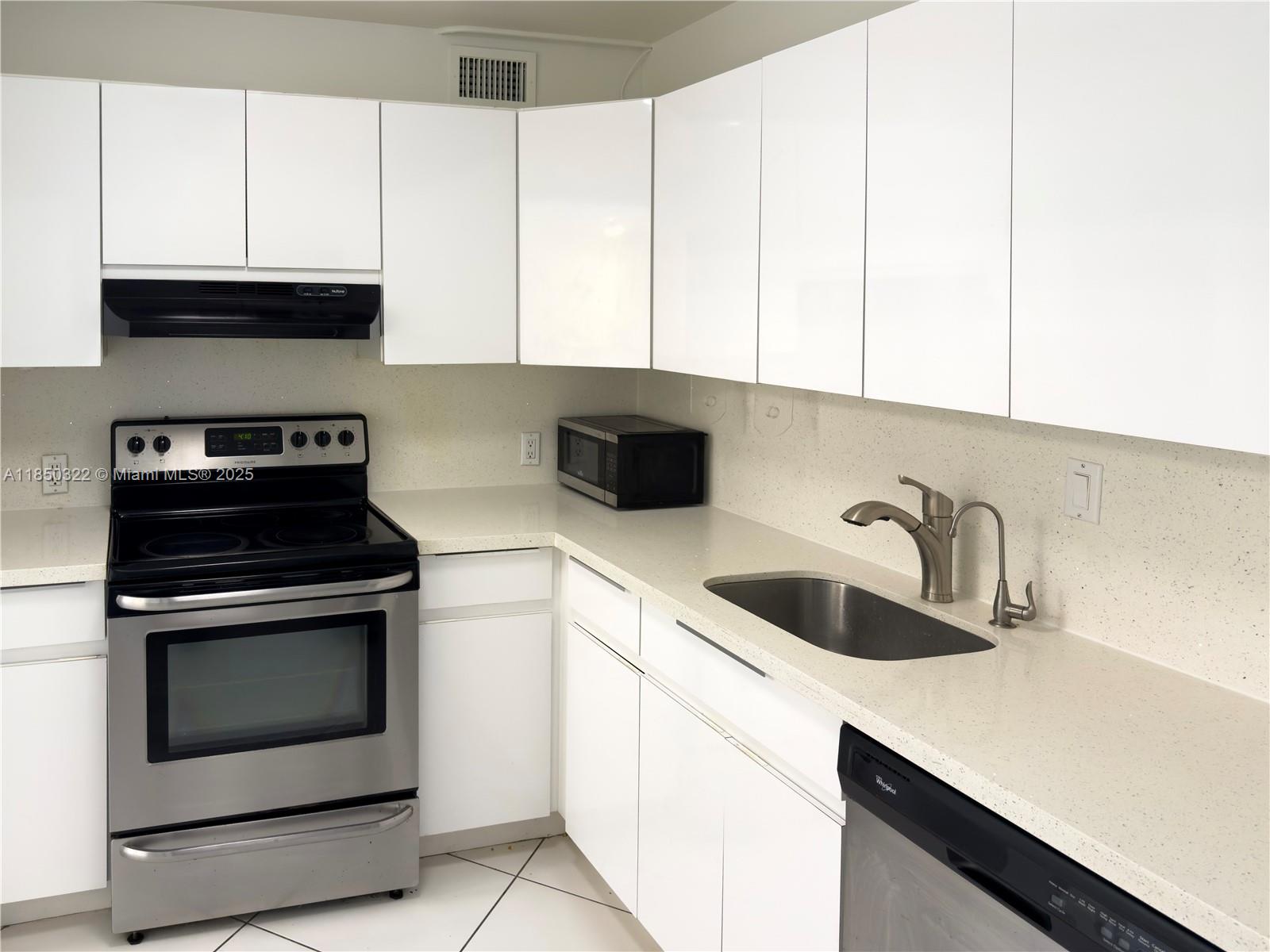 100 Bayview Dr 224