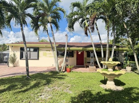 Photo of 740 N 67th Ave, Hollywood, FL 33024 (MLS # A11885062)