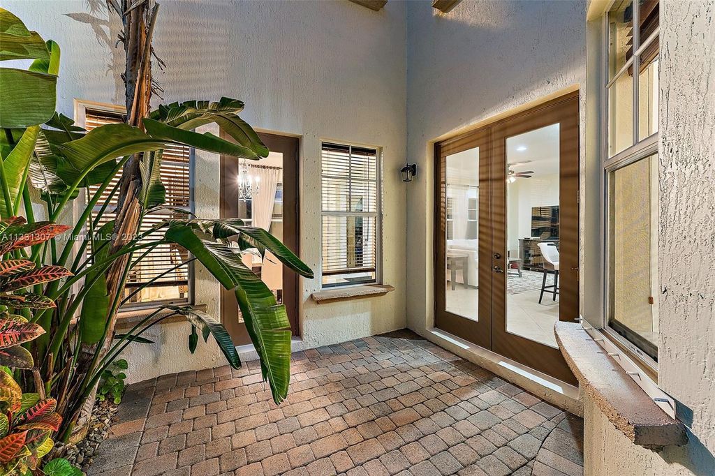 Photo of 834 Madison Ct, Palm Beach Gardens, FL 33410 (MLS # A11331307)