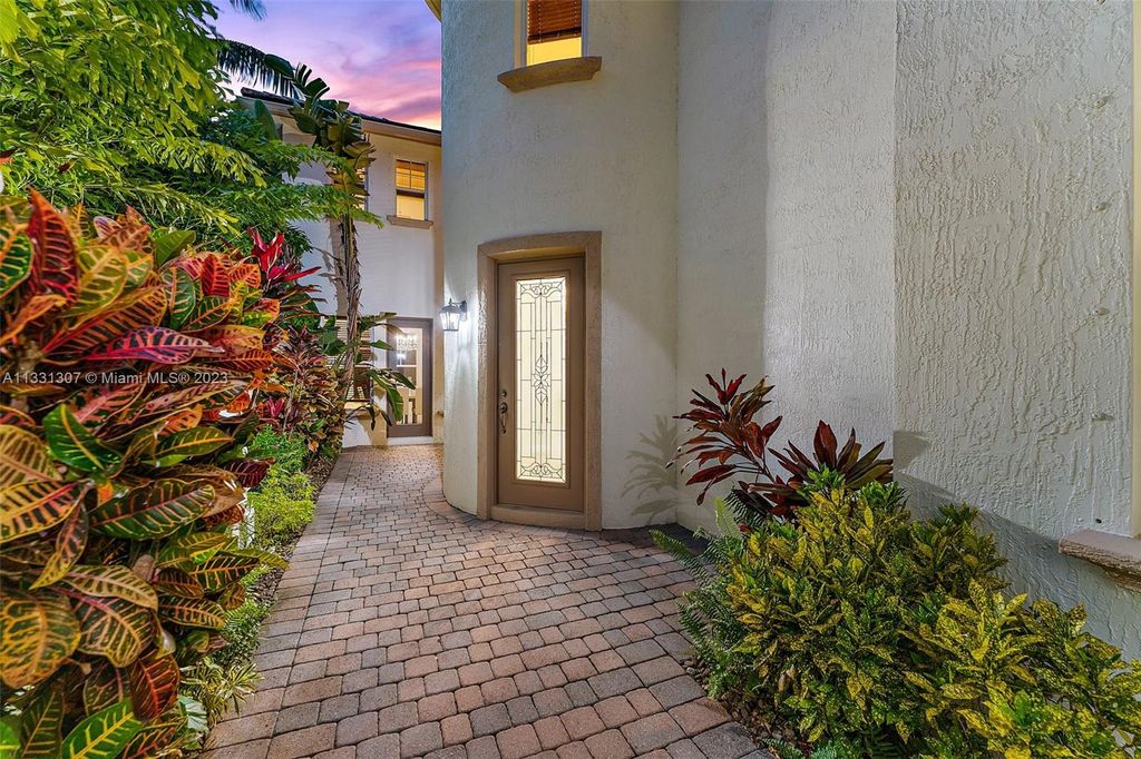 Photo of 834 Madison Ct, Palm Beach Gardens, FL 33410 (MLS # A11331307)