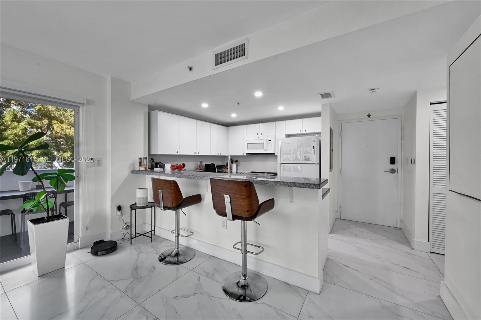 2740 SW 28th Ter 202