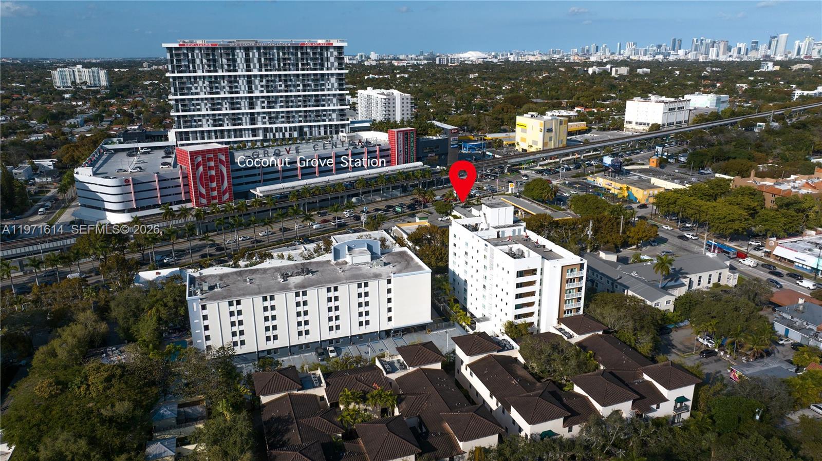 VILLAGGIO IN THE GROVE TO - Residential