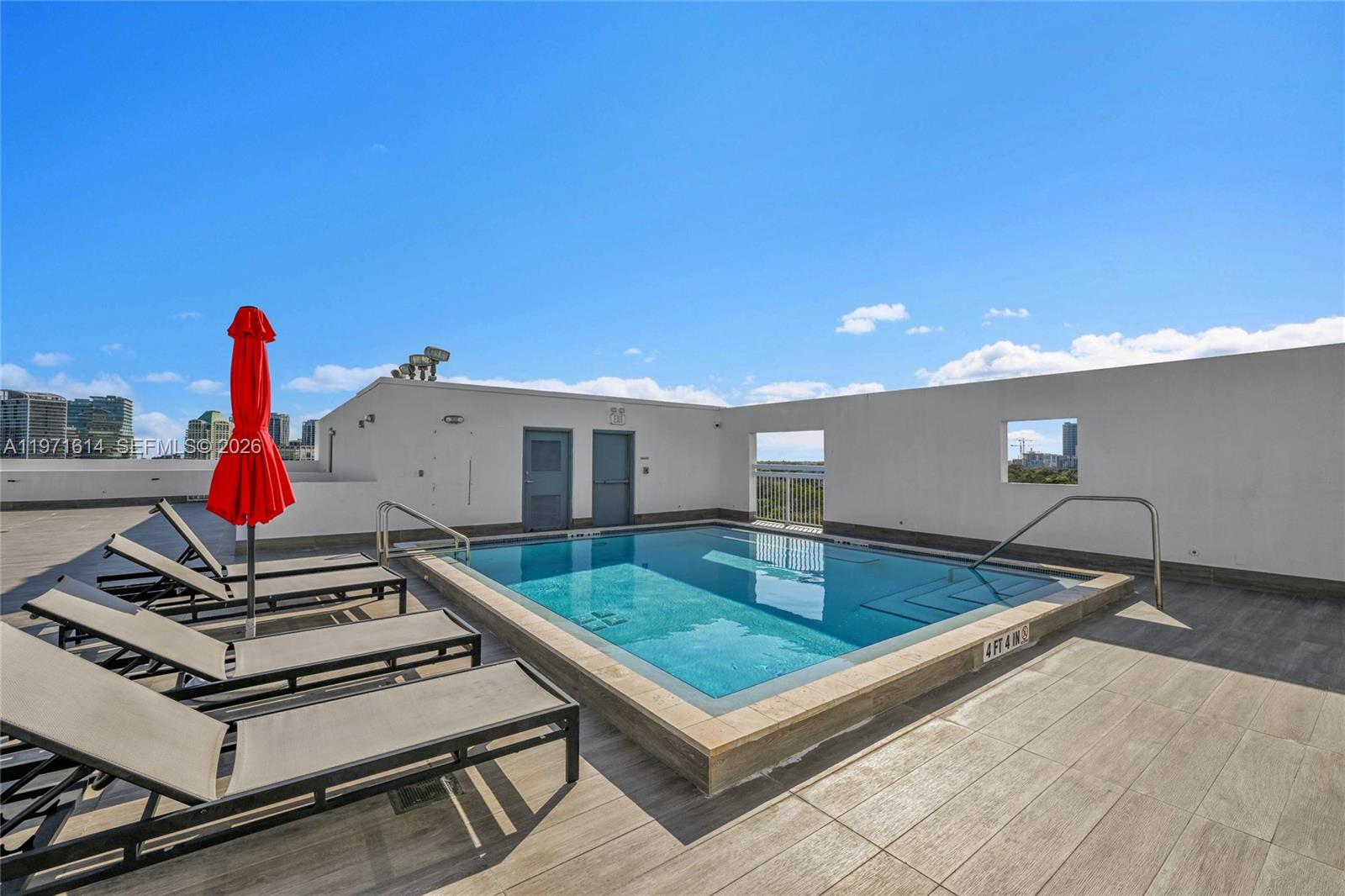 VILLAGGIO IN THE GROVE TO - Residential