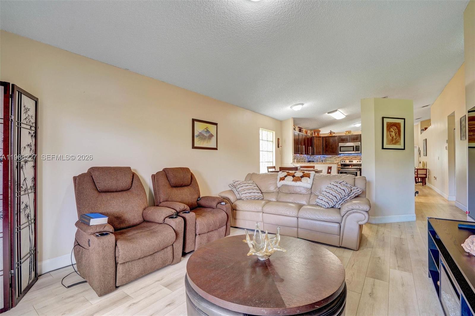 CRYSTAL POINTE - Residential