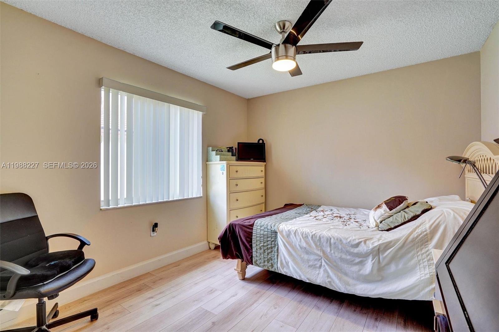 CRYSTAL POINTE - Residential