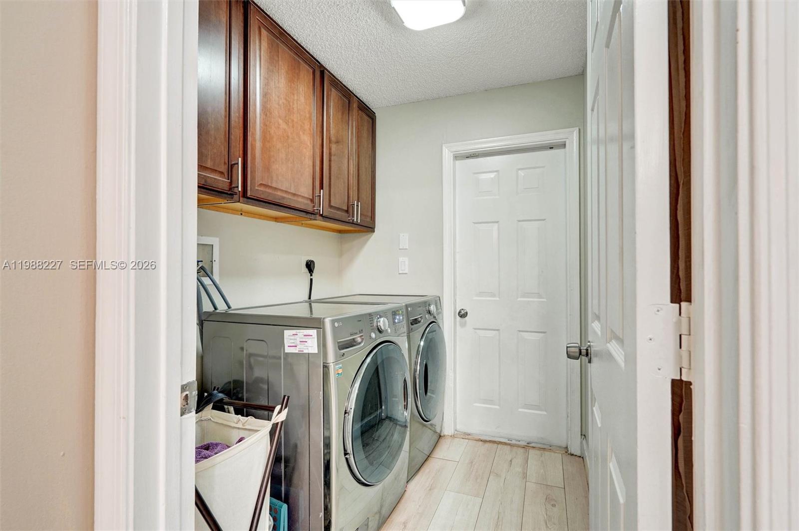 CRYSTAL POINTE - Residential