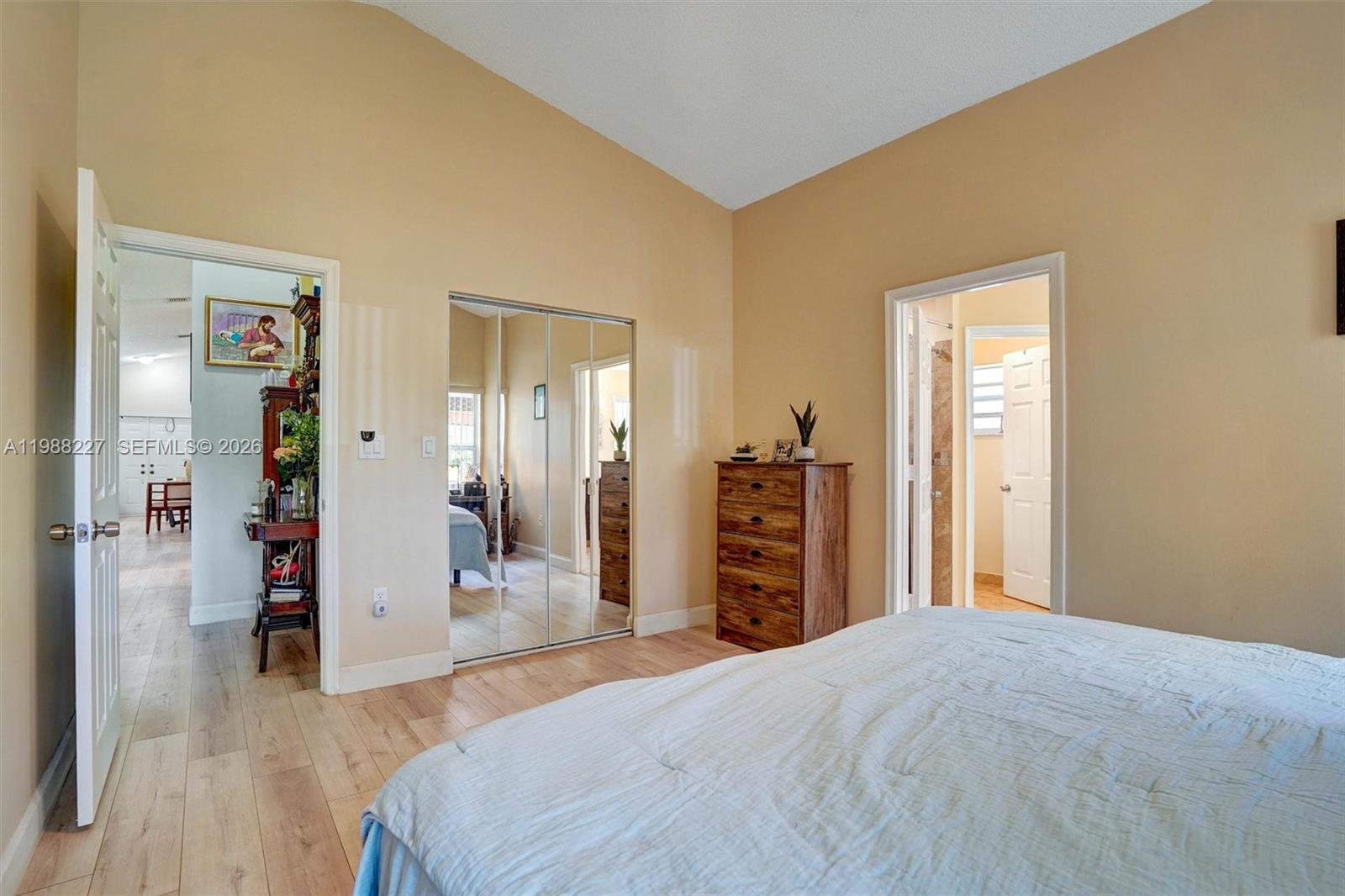 CRYSTAL POINTE - Residential