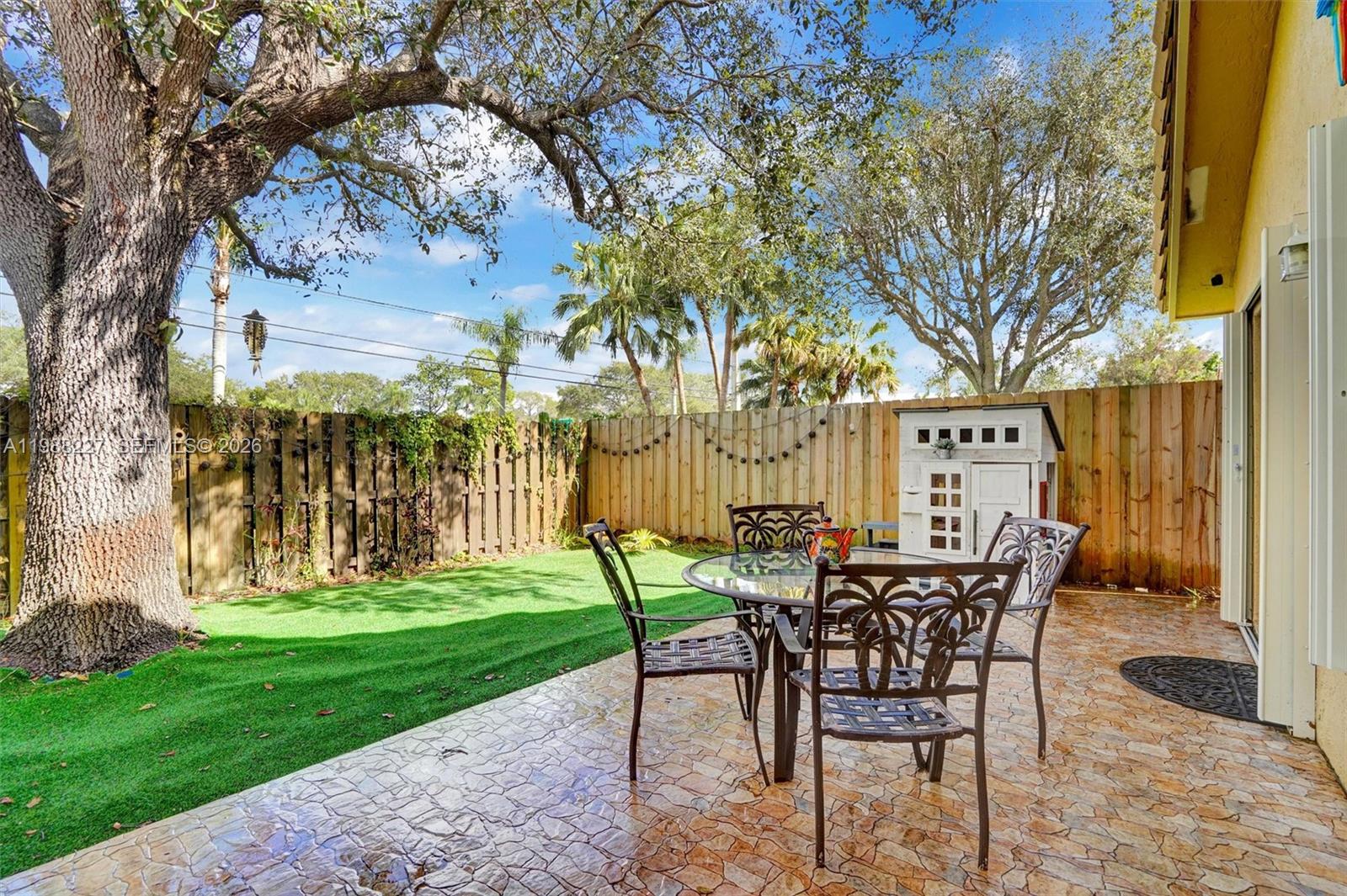 CRYSTAL POINTE - Residential