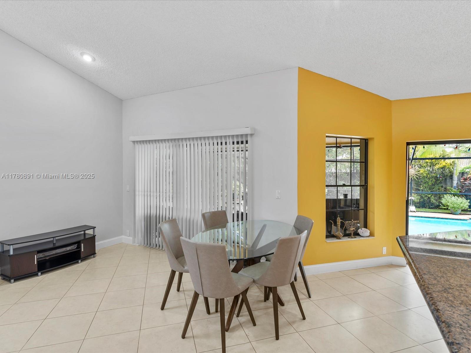 BONAVENTURE LAKES - Residential