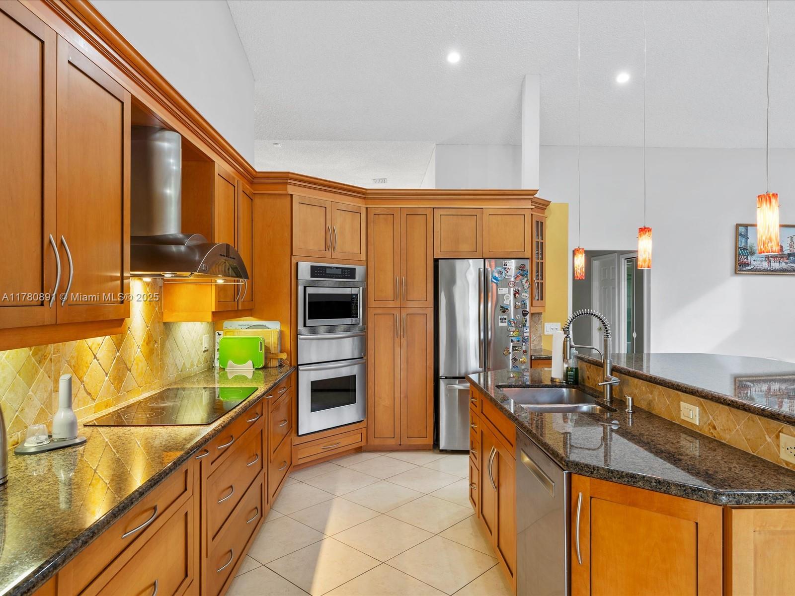 BONAVENTURE LAKES - Residential