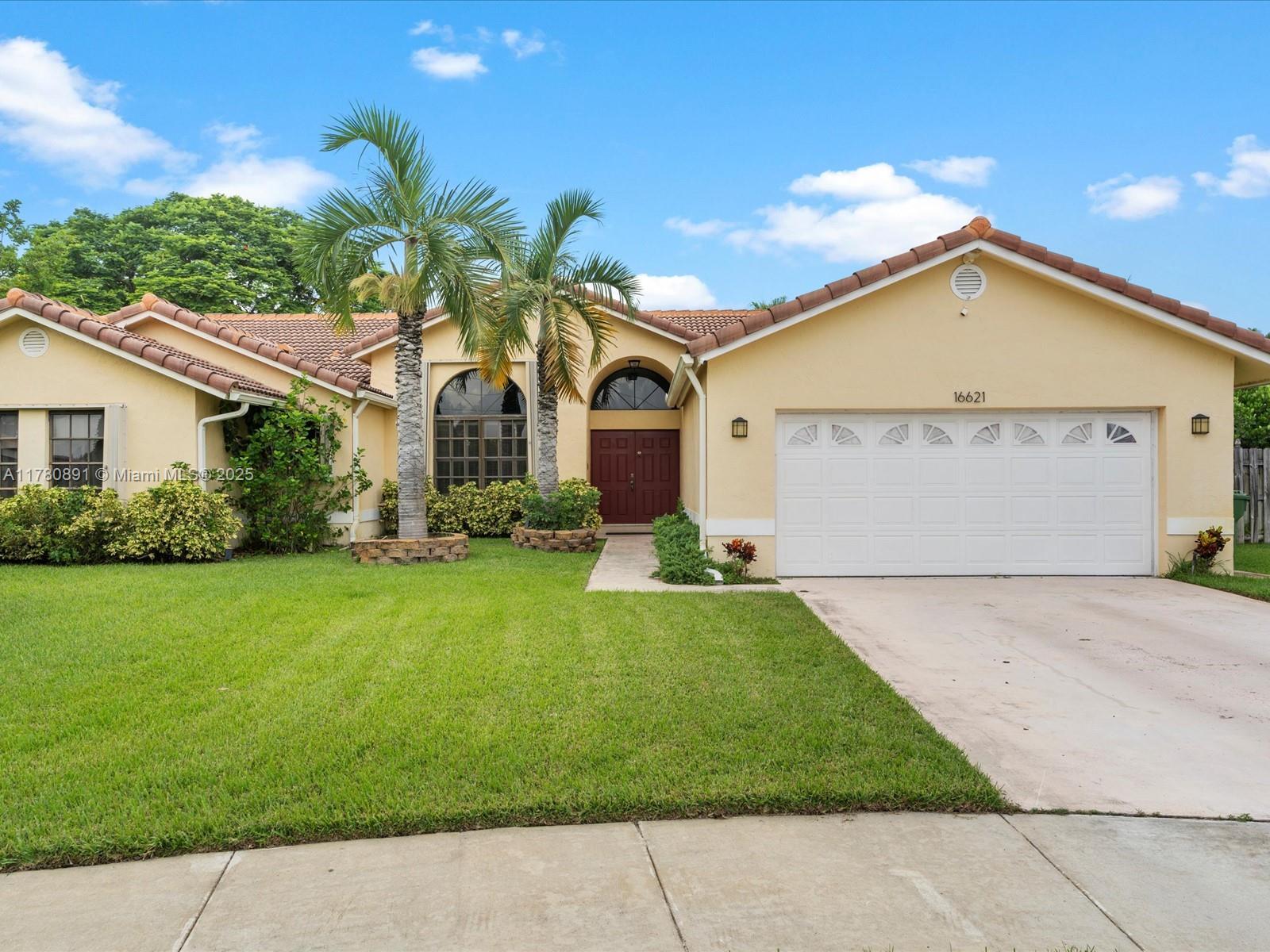 Property for Sale at 16621 Royal Poinciana Ct, Weston, Broward County, Florida - Bedrooms: 4 
Bathrooms: 3  - $1,099,000