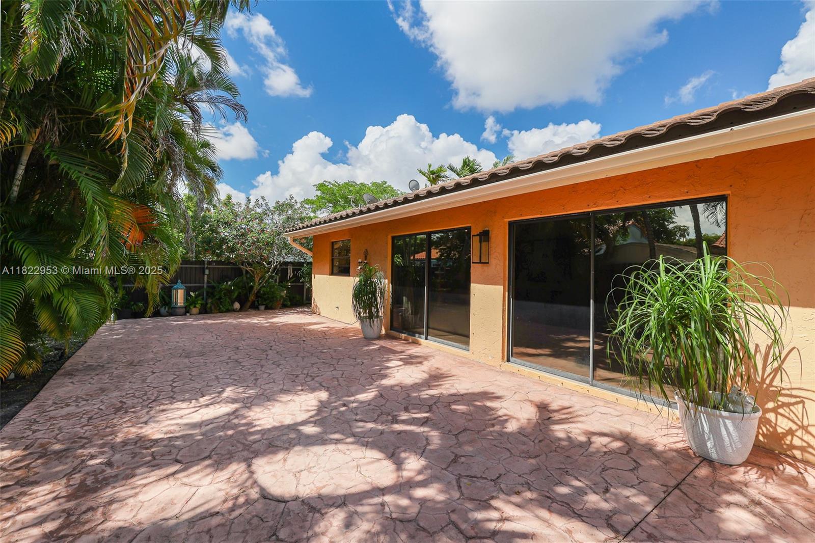 COUNTRY LAKE MANORS SEC 2 - Residential