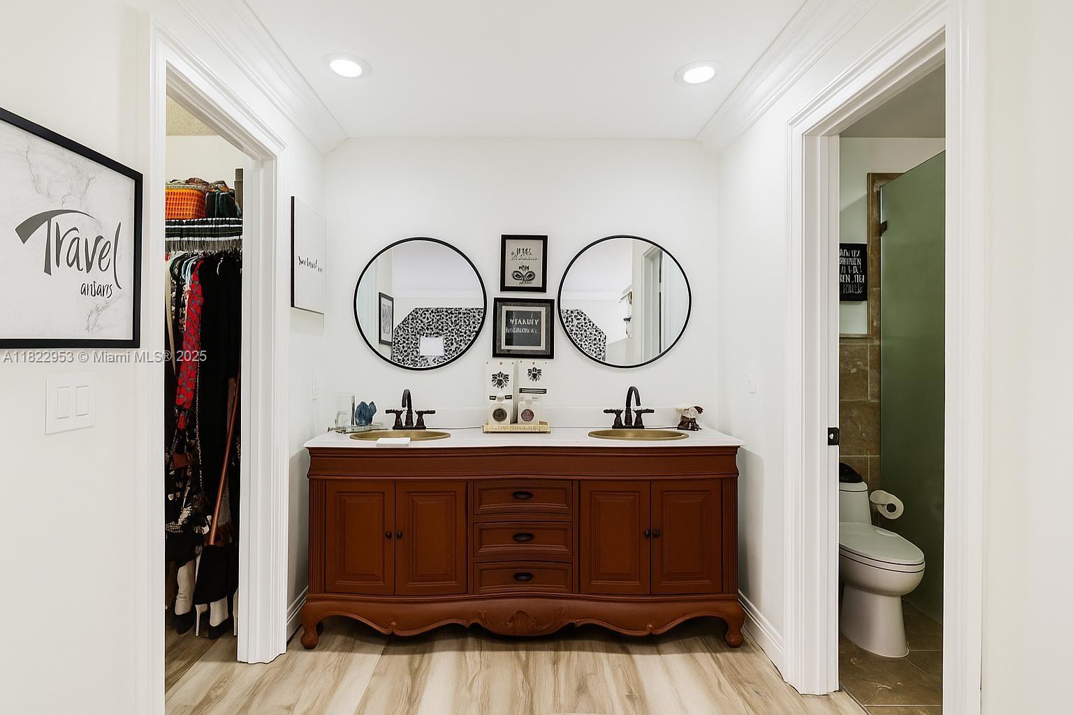 COUNTRY LAKE MANORS SEC 2 - Residential