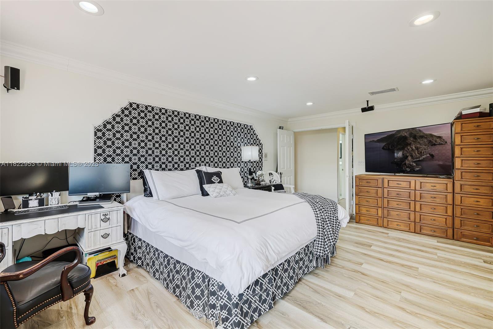 COUNTRY LAKE MANORS SEC 2 - Residential