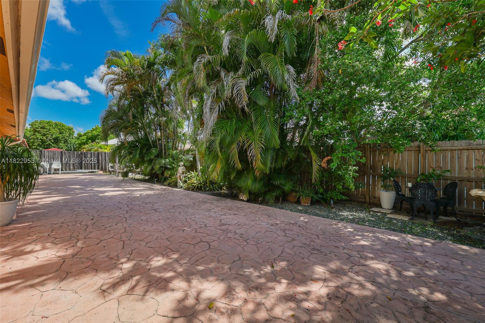 COUNTRY LAKE MANORS SEC 2 - Residential