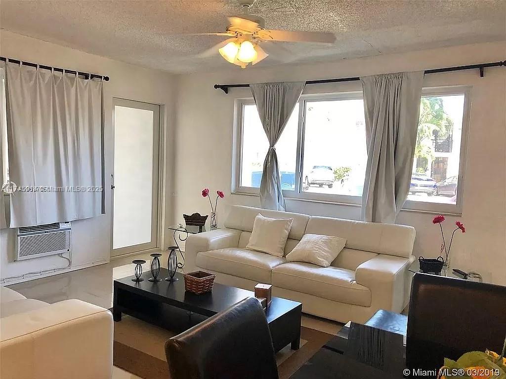 7430 Byron Ave 1A, Miami Beach, Miami-Dade County, Florida - 1 Bedrooms  
1 Bathrooms - 