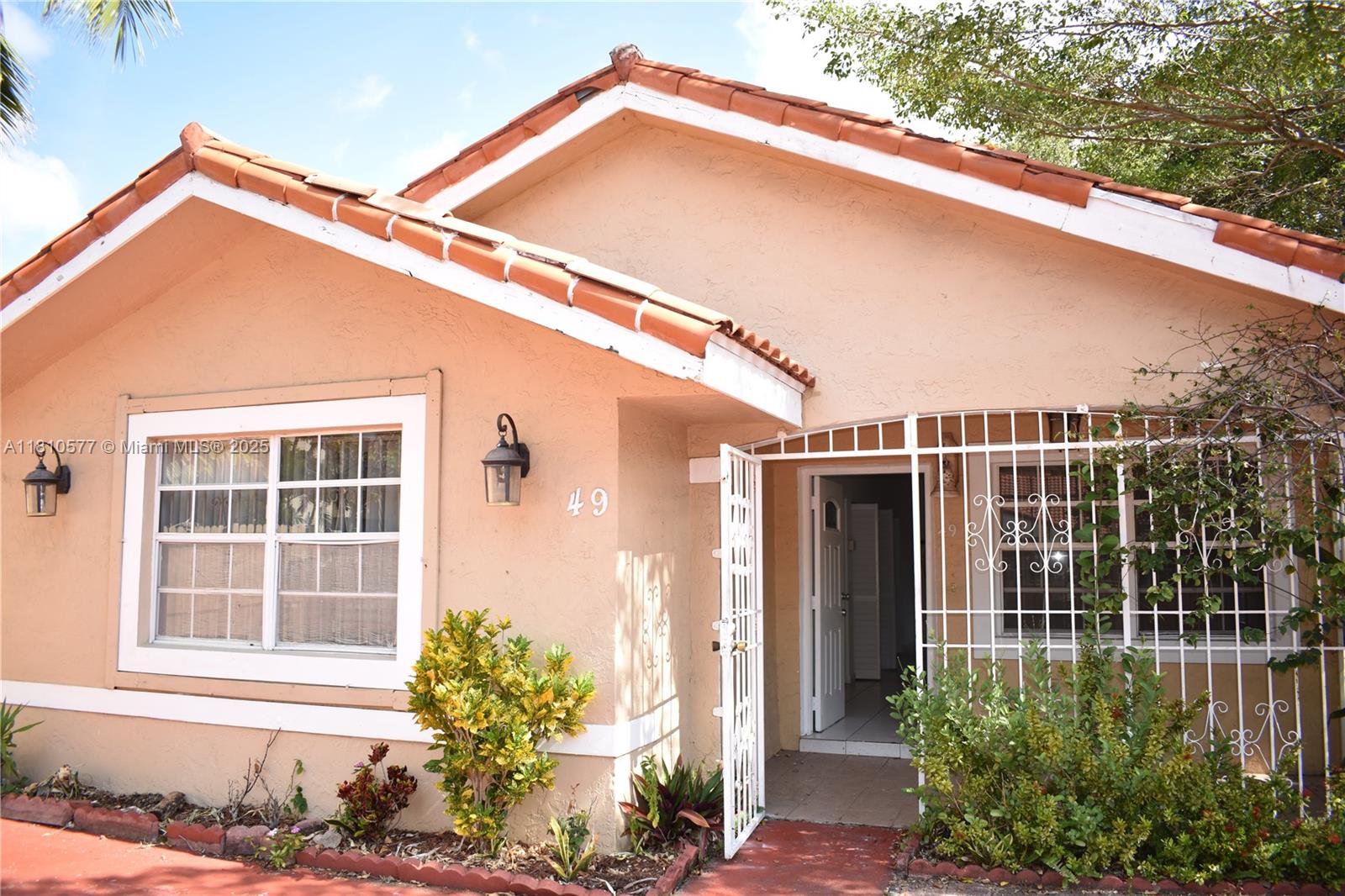 49 Nw 35th St, Miami, Broward County, Florida - 3 Bedrooms  
2 Bathrooms - 