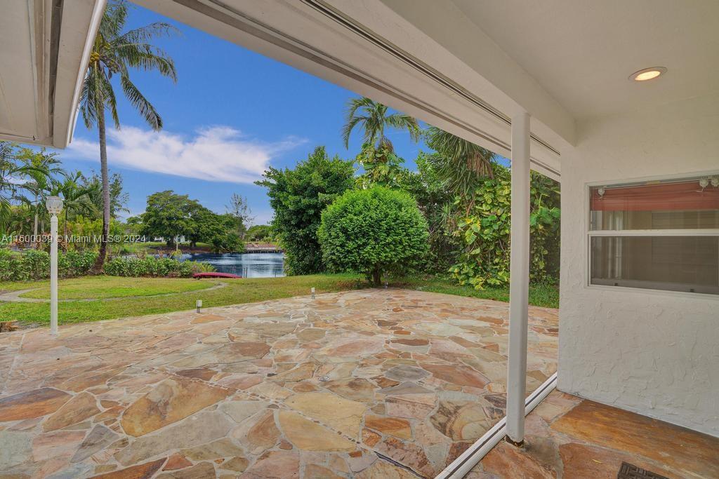 NORTH LAKE ESTATES - Residential Lease