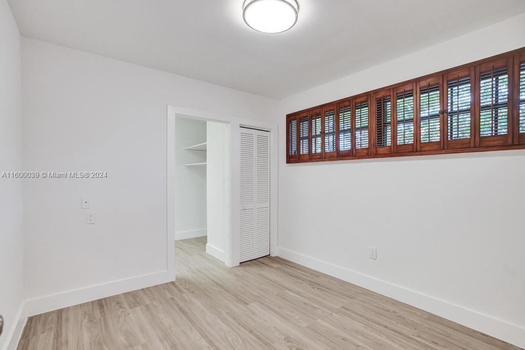 NORTH LAKE ESTATES - Residential Lease