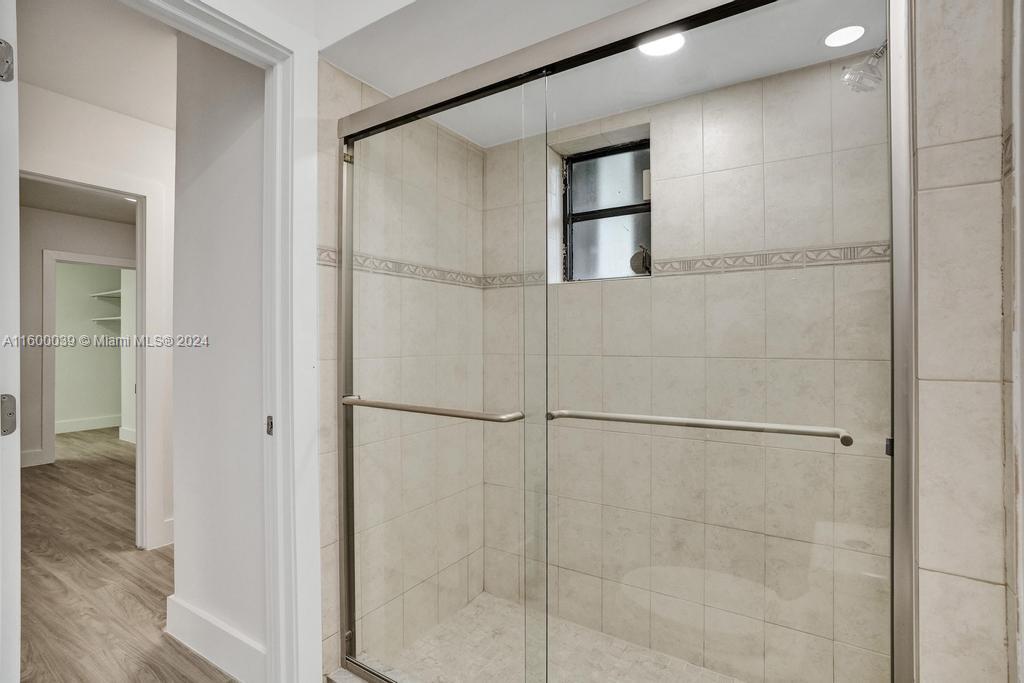 NORTH LAKE ESTATES - Residential Lease