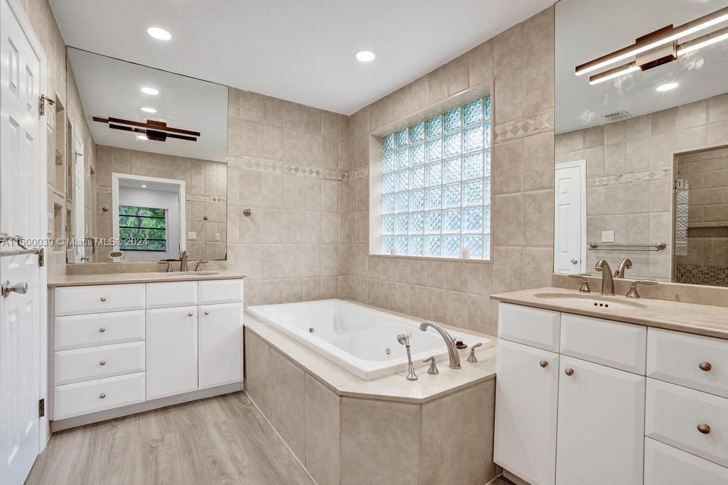 NORTH LAKE ESTATES - Residential Lease