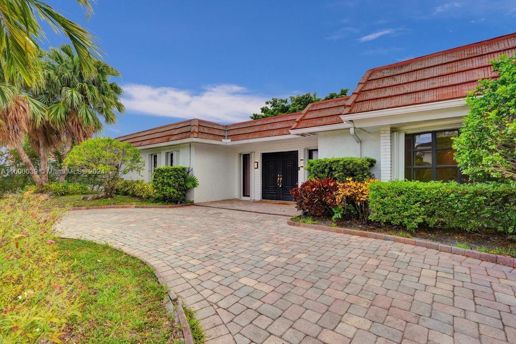 NORTH LAKE ESTATES - Residential Lease