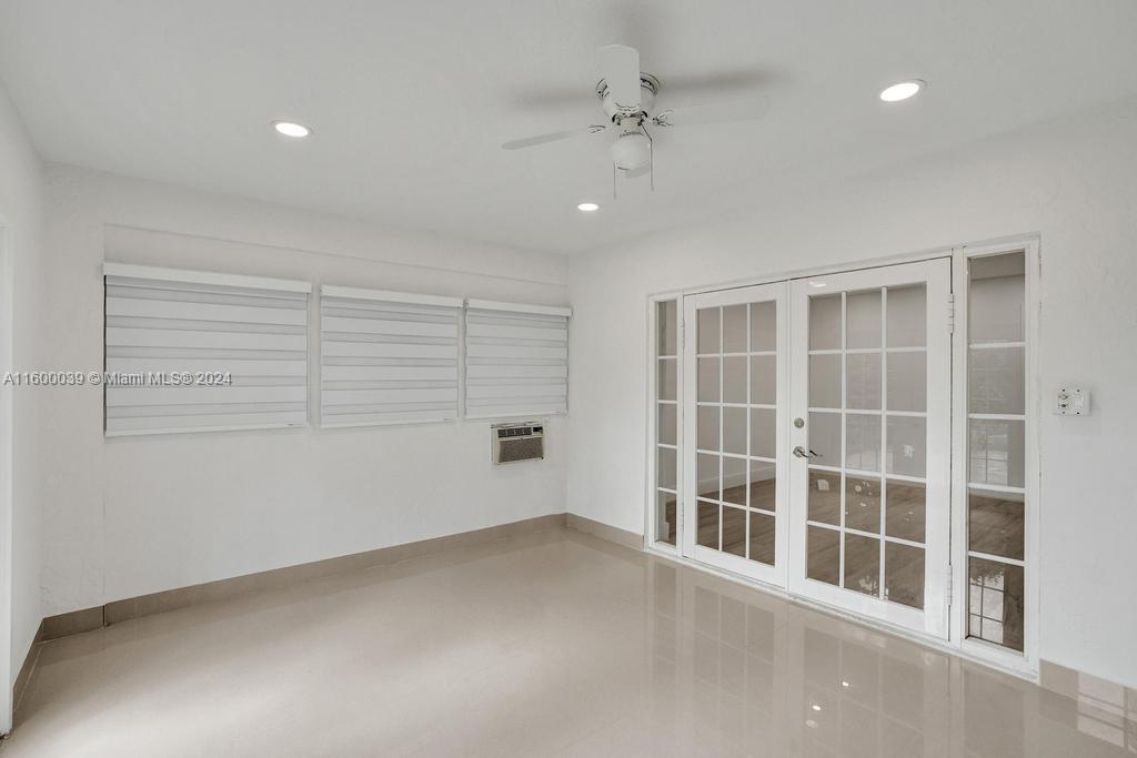 NORTH LAKE ESTATES - Residential Lease