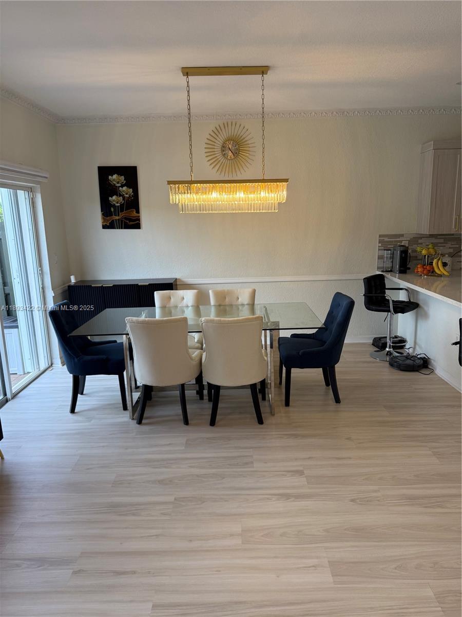 Escada Townvillas - Residential