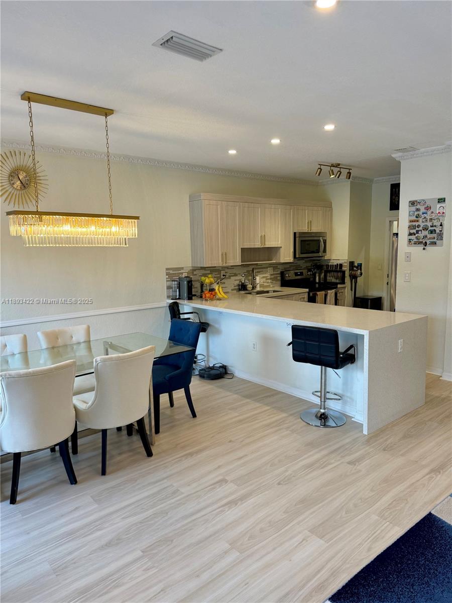 Escada Townvillas - Residential
