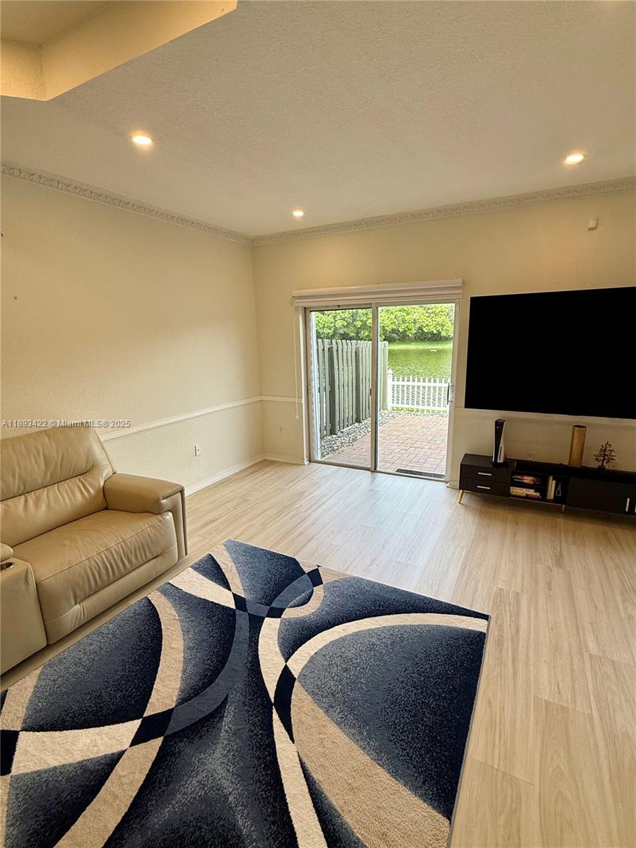 Escada Townvillas - Residential