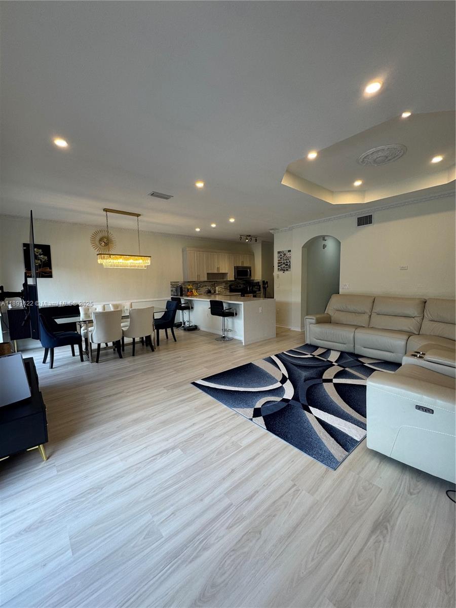 Escada Townvillas - Residential