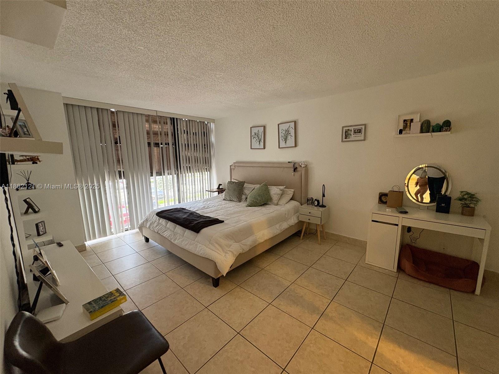 200 LESLIE CONDO - Residential