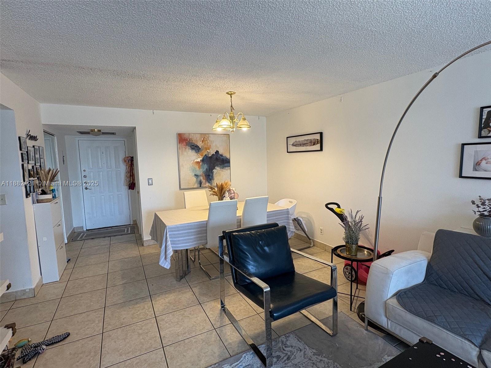 200 LESLIE CONDO - Residential