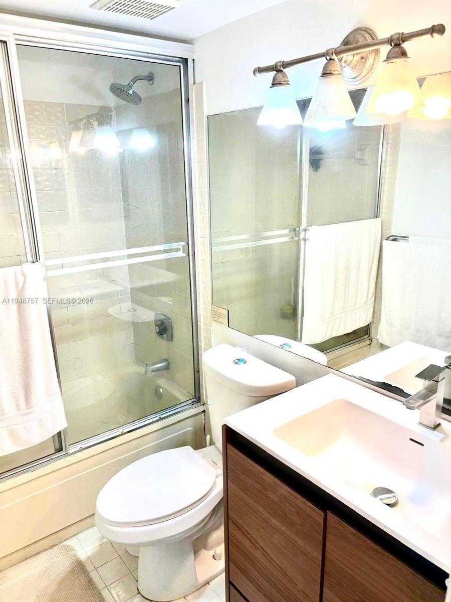 CLUB QUARTERS AT RAINTREE - Residential