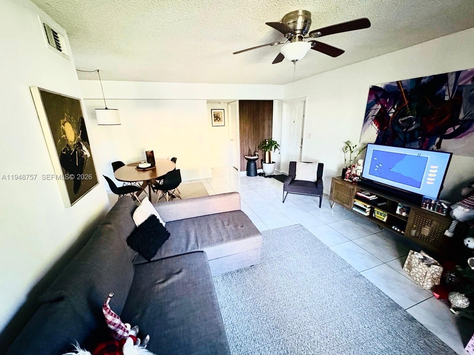 CLUB QUARTERS AT RAINTREE - Residential