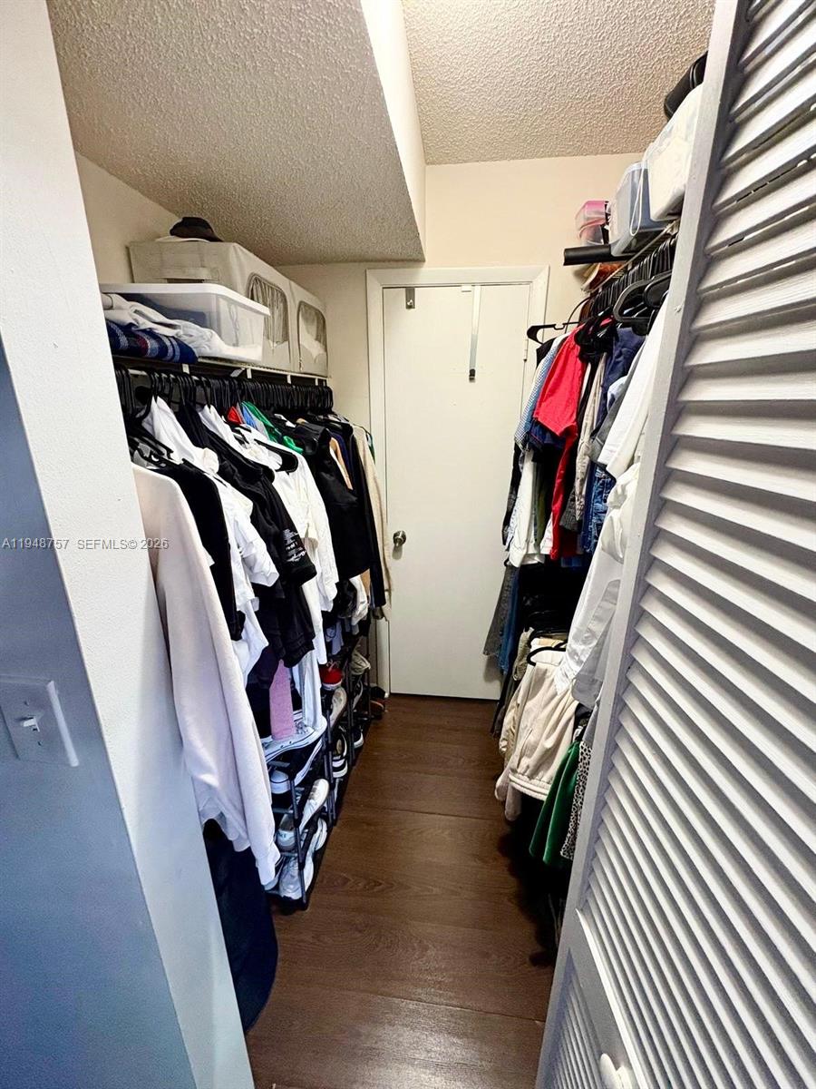 CLUB QUARTERS AT RAINTREE - Residential