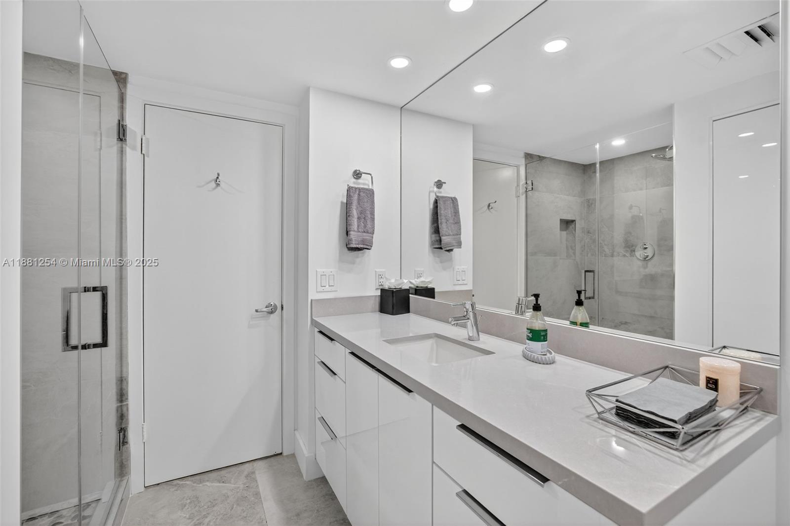 PORTSVIEW @ THE WATERWAYS - Residential