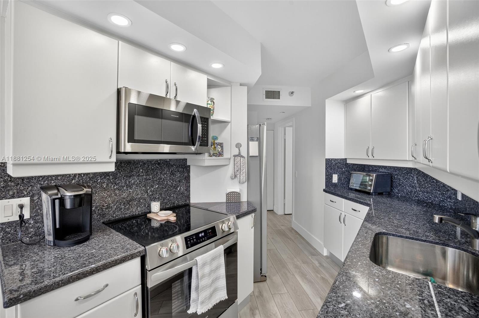 PORTSVIEW @ THE WATERWAYS - Residential