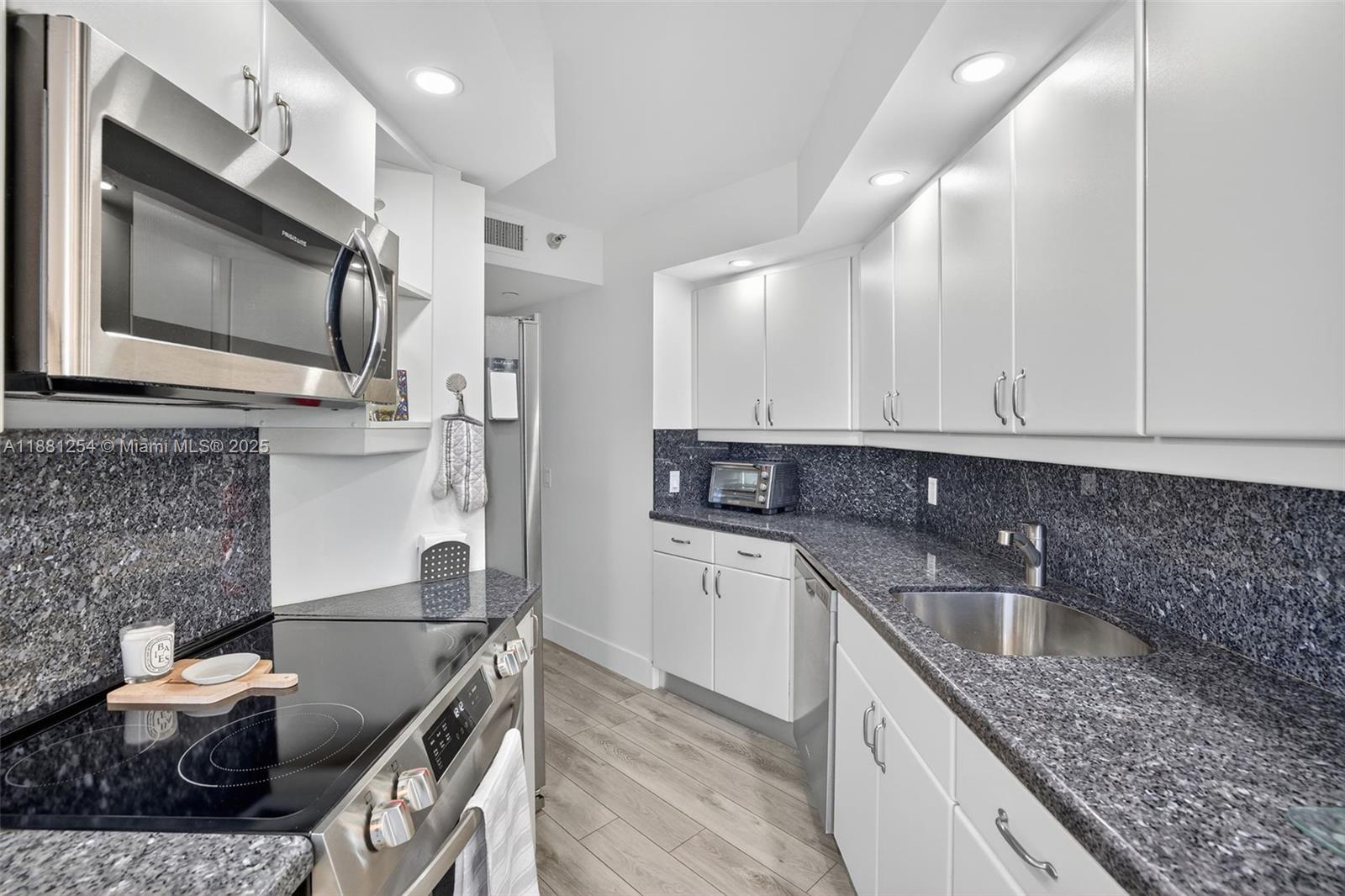 PORTSVIEW @ THE WATERWAYS - Residential