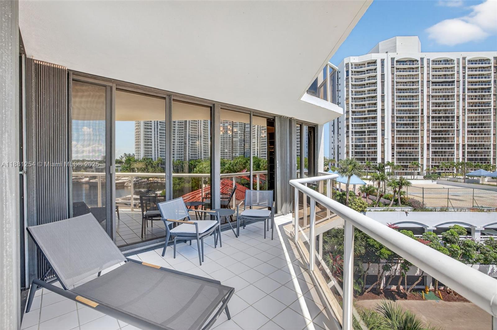 PORTSVIEW @ THE WATERWAYS - Residential