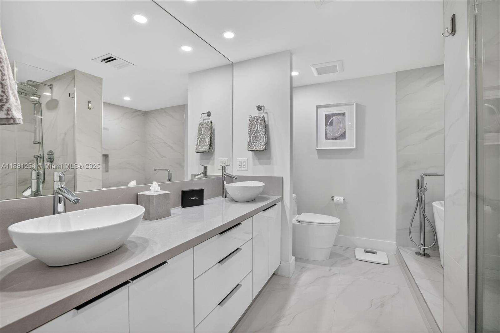 PORTSVIEW @ THE WATERWAYS - Residential