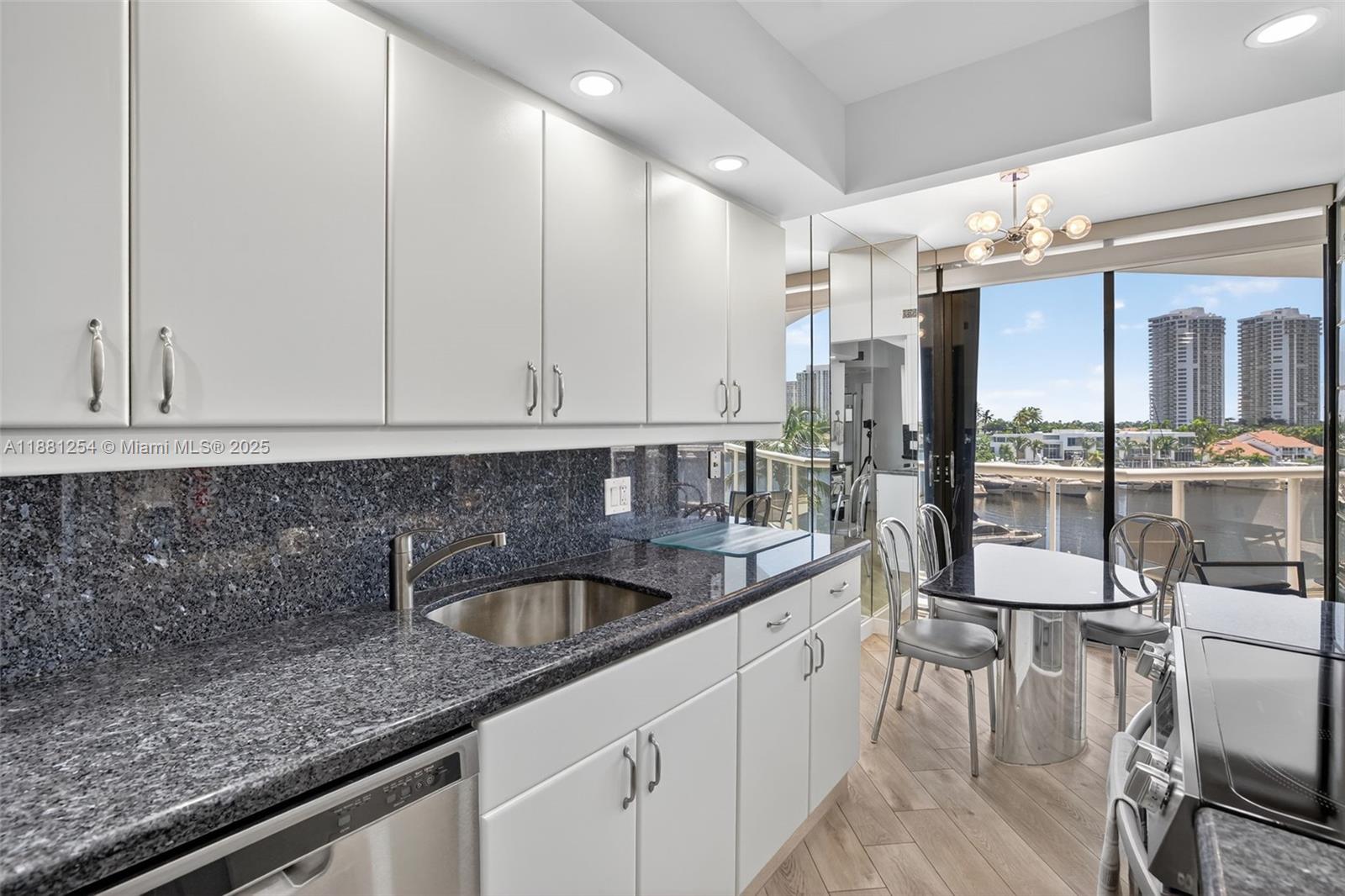 PORTSVIEW @ THE WATERWAYS - Residential