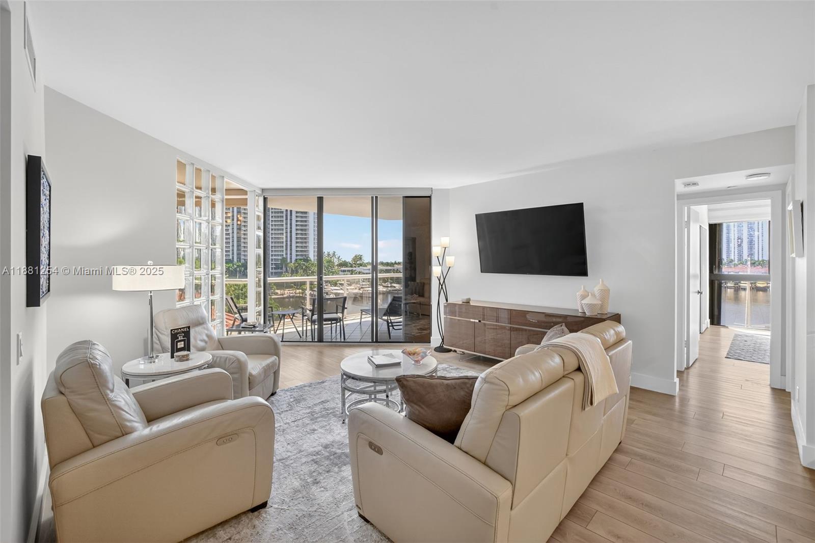 PORTSVIEW @ THE WATERWAYS - Residential