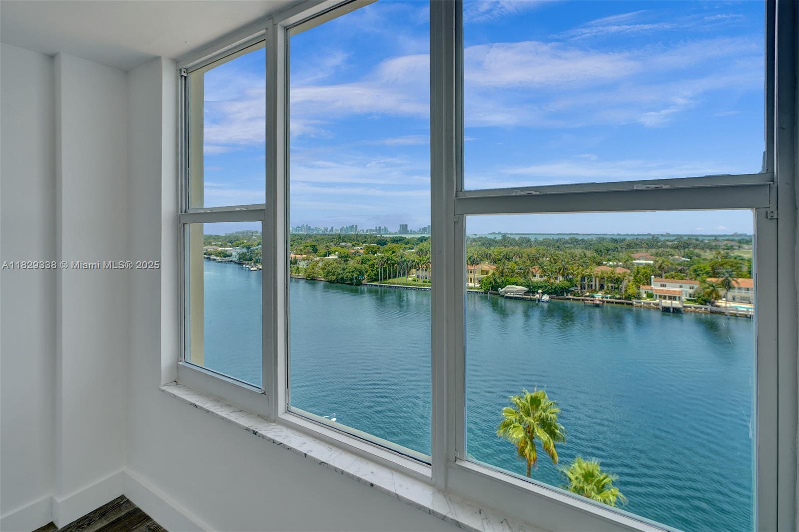 5600 CONDO - Residential