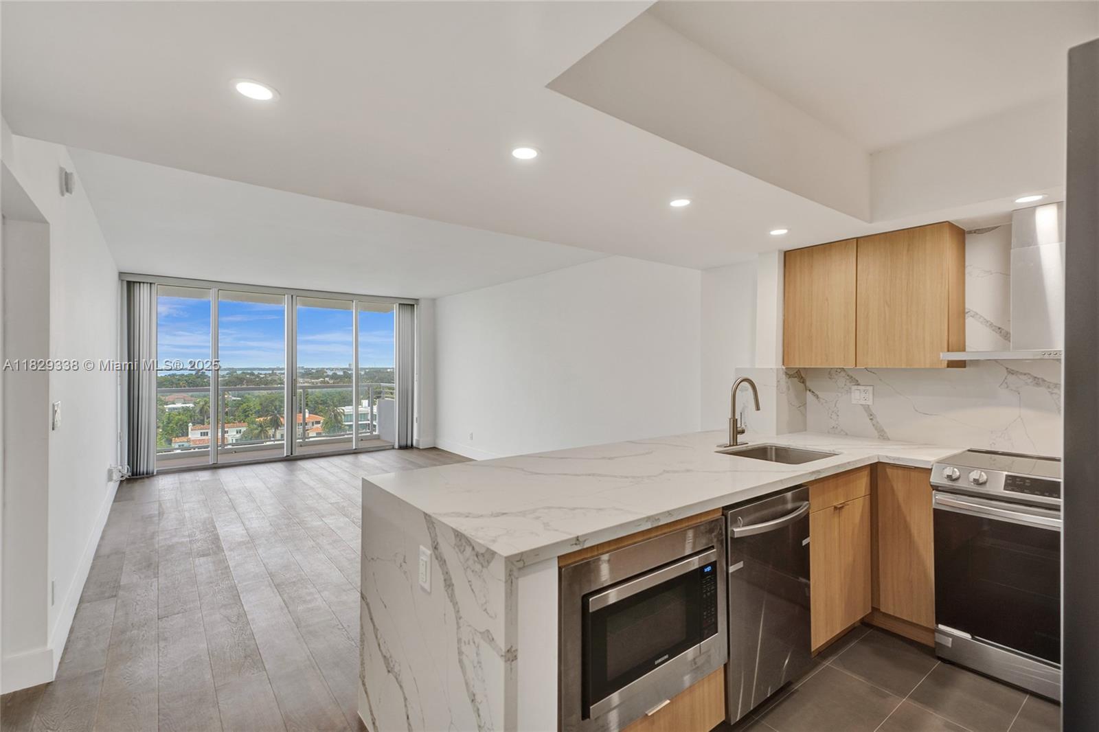 5600 CONDO - Residential