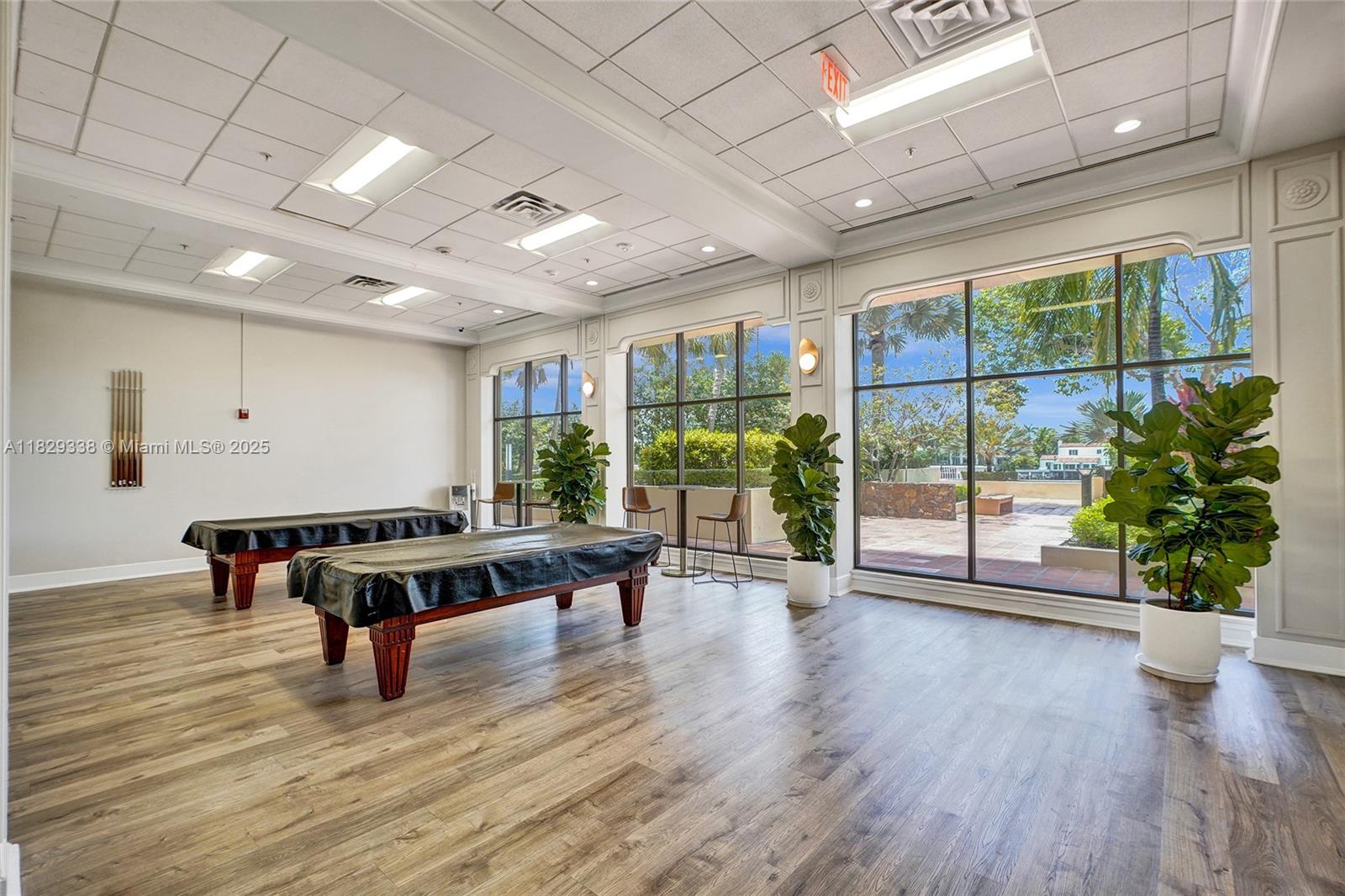 5600 CONDO - Residential